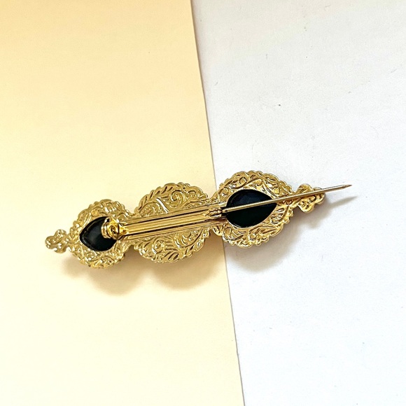 1980s vintage antique gold brooch with black red & white stones - Picture 11 of 11